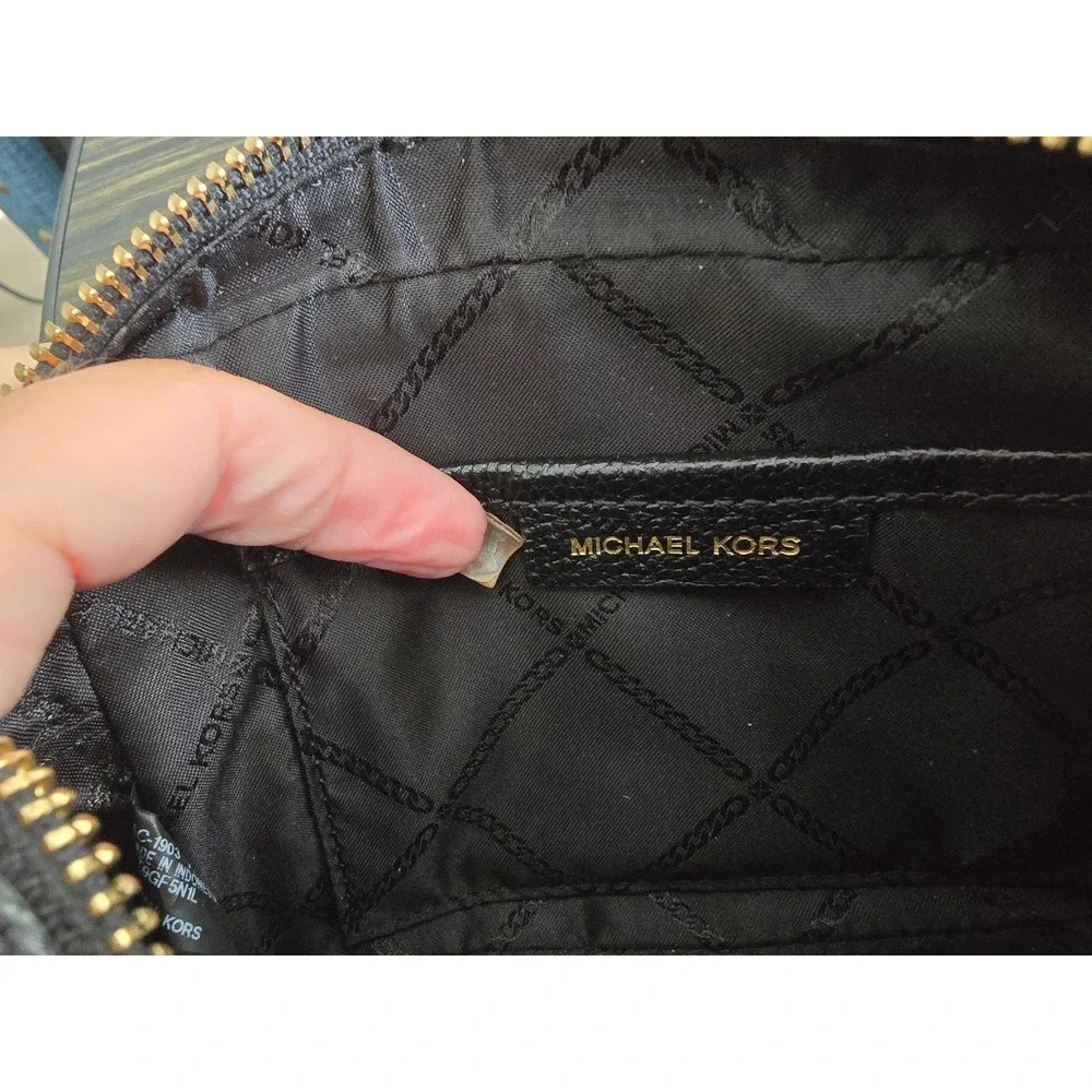 Michael Kors Black Leather Camera Bag Crossbody Shoulder Bag Gold‎ Hardware